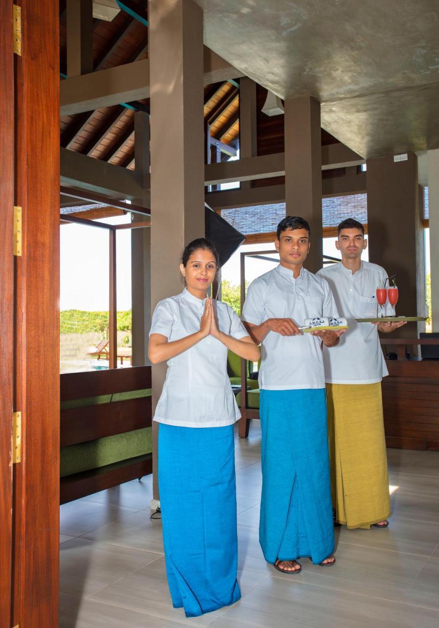 Amora Lagoon Hotel Katunayake Exterior photo