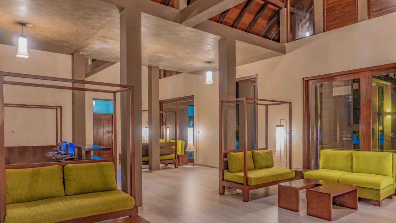 Amora Lagoon Hotel Katunayake Exterior photo